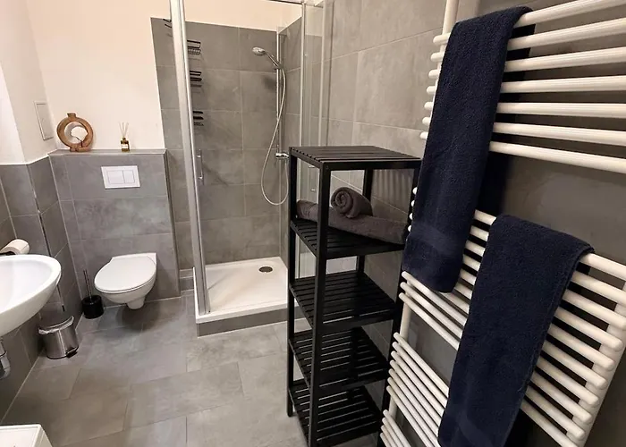 2-raum Mit Kueche, Waschmaschine, Tv & Wlan Apartment